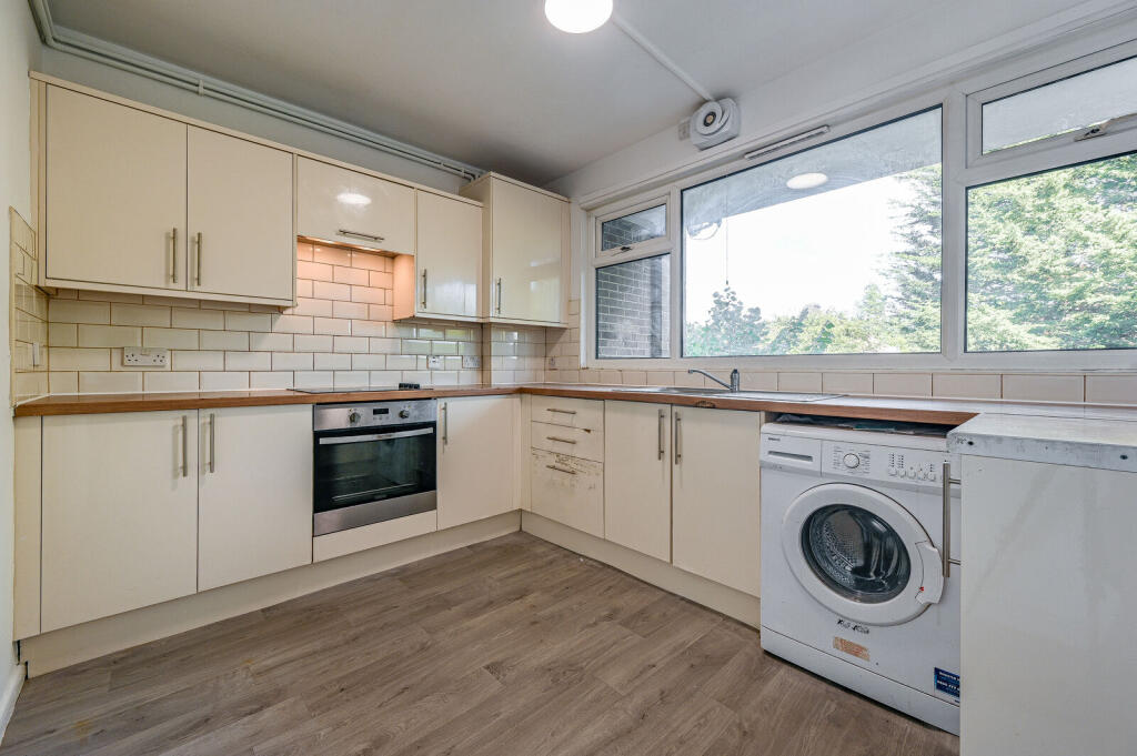 2 bed 1st Floor Flat for rent in London. From Foxtons - Blackheath