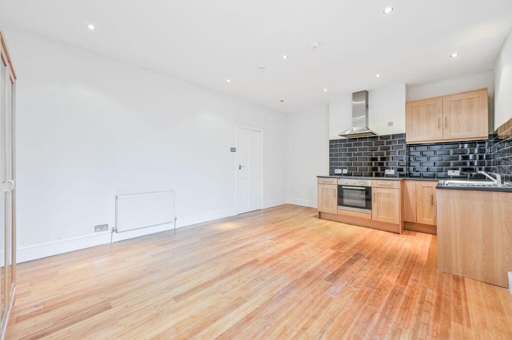 1 bed 1st Floor Flat for rent in London. From Foxtons - Blackheath