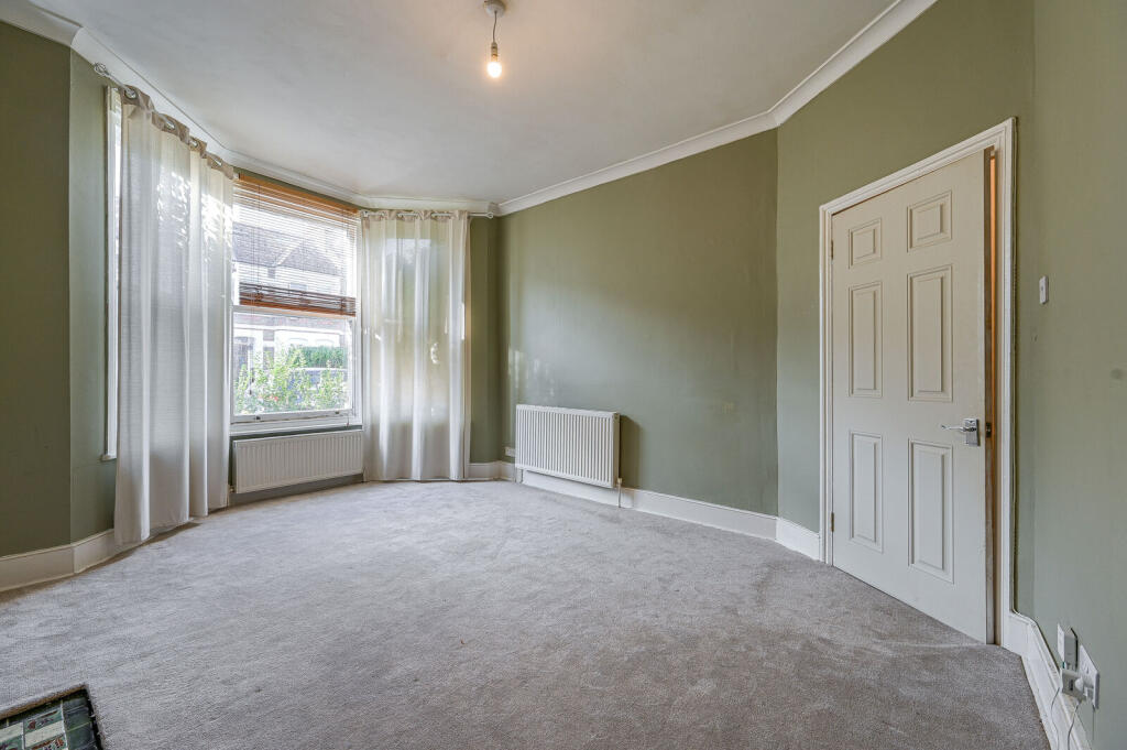 1 bed 1st Floor Flat for rent in London. From Foxtons - Blackheath