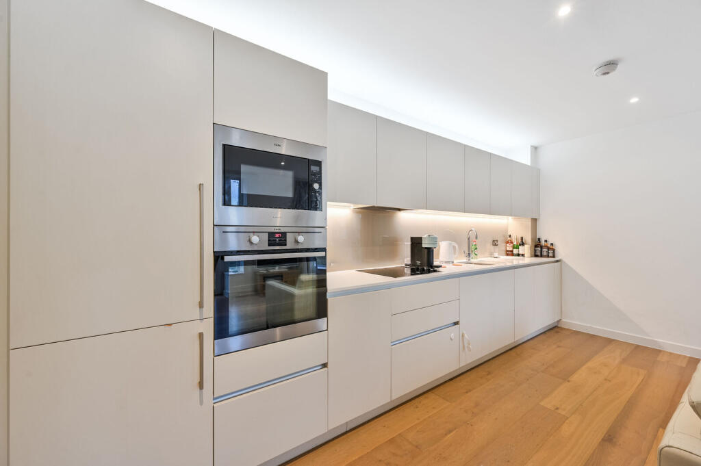 2 bed 1st Floor Flat for rent in London. From Foxtons - Blackheath