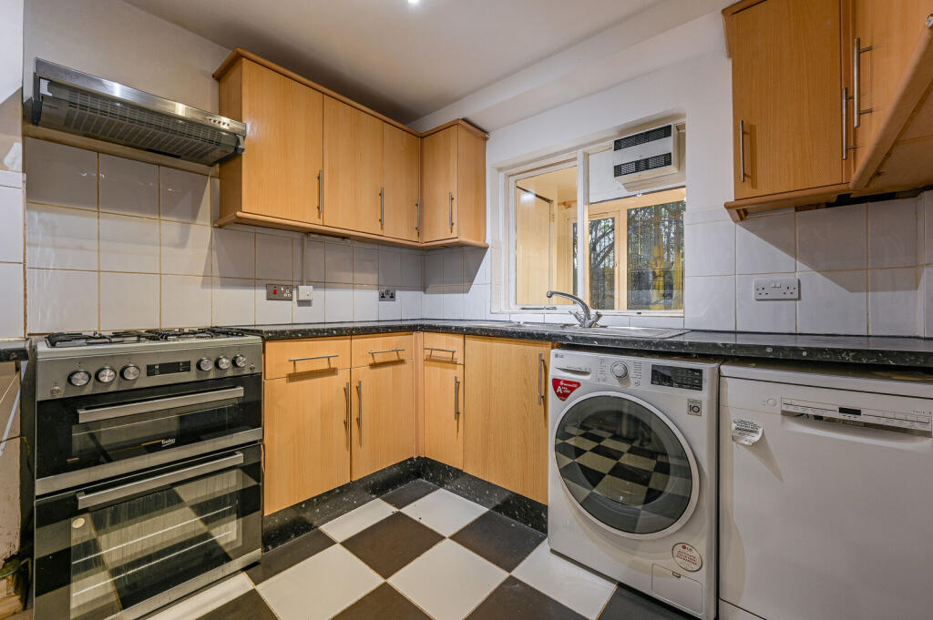 3 bed 1st Floor Flat for rent in London. From Foxtons - Blackheath 3 bed 1st Floor Flat for rent in London. From Foxtons - Blackheath