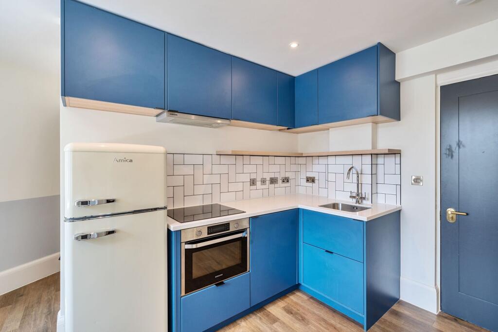 1 bed 1st Floor Flat for rent in Camberwell. From Foxtons - Brixton