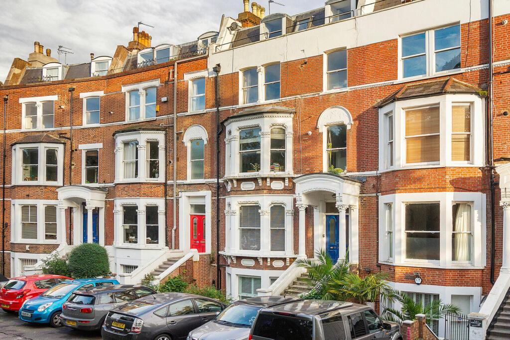 2 bed 1st Floor Flat for rent in London. From Foxtons - Brixton