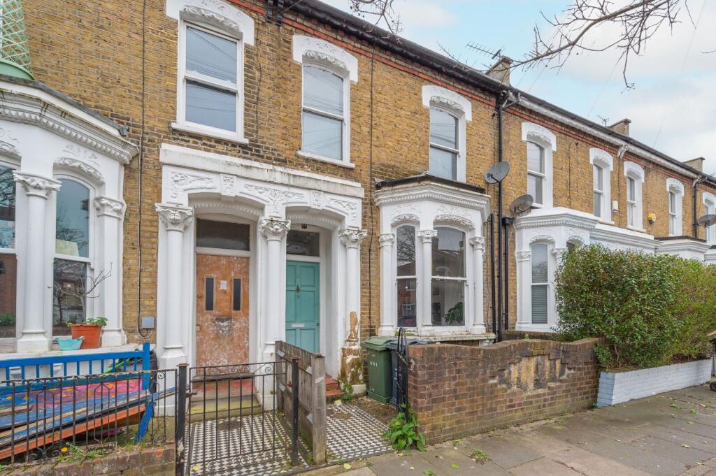 4 bed Detached for rent in London. From Foxtons - Brixton