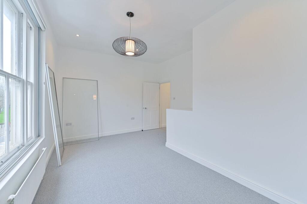 3 bed 1st Floor Flat for rent in Clapham. From Foxtons - Brixton 3 bed 1st Floor Flat for rent in Clapham. From Foxtons - Brixton
