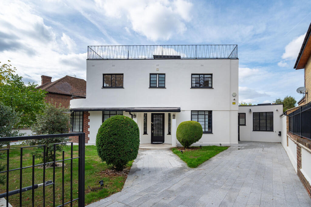 5 bed Detached for rent in London. From Foxtons - Brixton