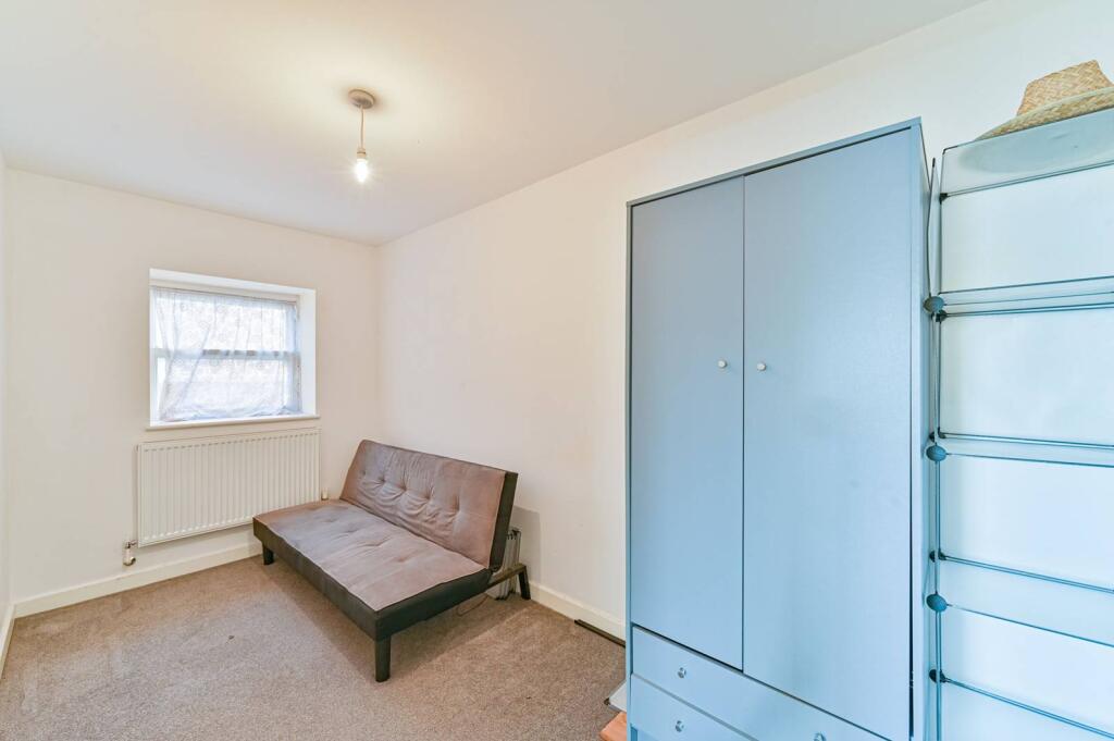 2 bed 1st Floor Flat for rent in Crayford. From Foxtons - Bromley