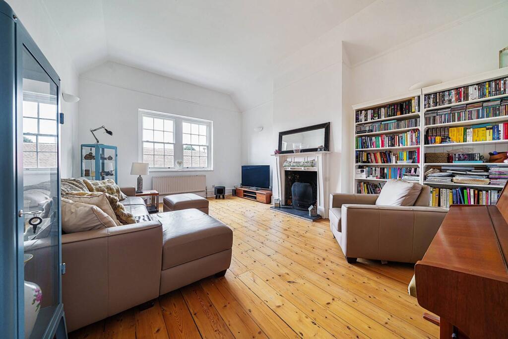 2 bed 1st Floor Flat for rent in Chislehurst. From Foxtons - Bromley 2 bed 1st Floor Flat for rent in Chislehurst. From Foxtons - Bromley