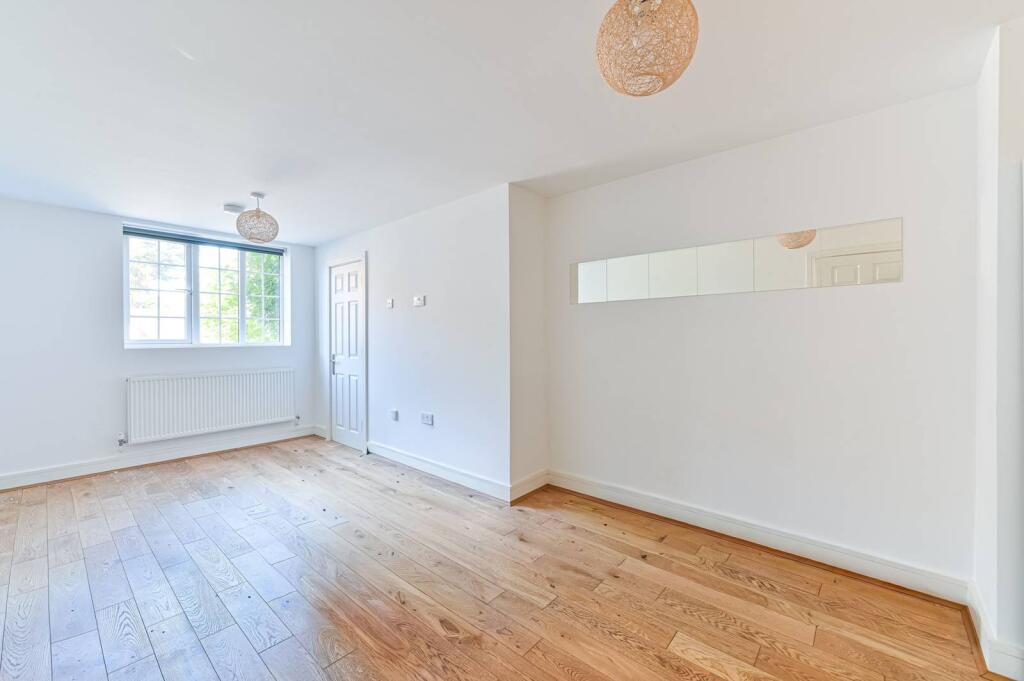 2 bed 1st Floor Flat for rent in Orpington. From Foxtons - Bromley