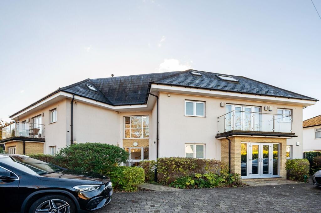 2 bed 1st Floor Flat for rent in Chislehurst. From Foxtons - Bromley