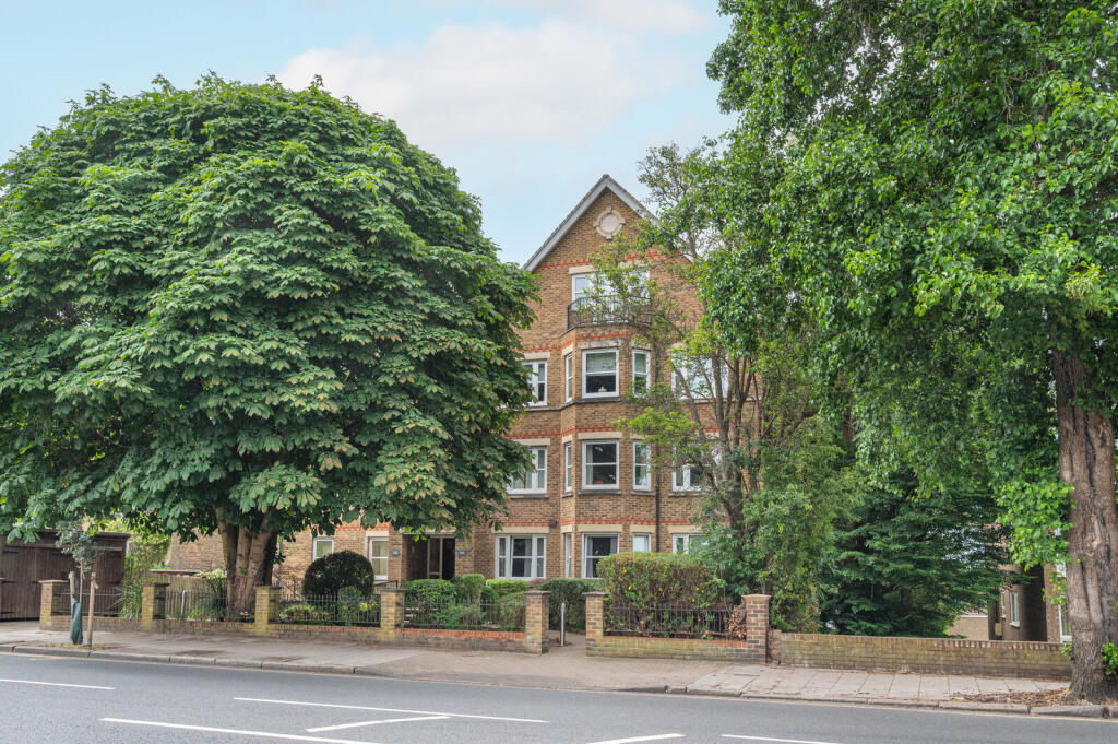 1 bed 1st Floor Flat for rent in Chislehurst. From Foxtons - Bromley