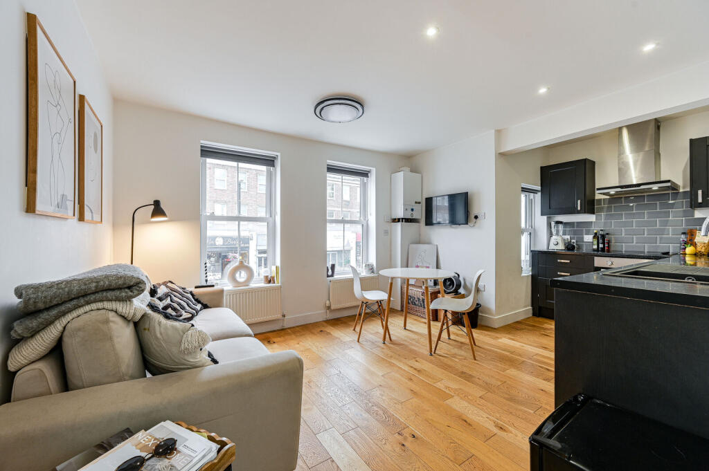 2 bed 1st Floor Flat for rent in Sidcup. From Foxtons - Bromley