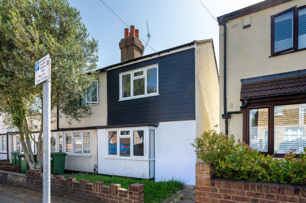 2 bed Semi Detached for rent in Bexley. From Foxtons - Bromley