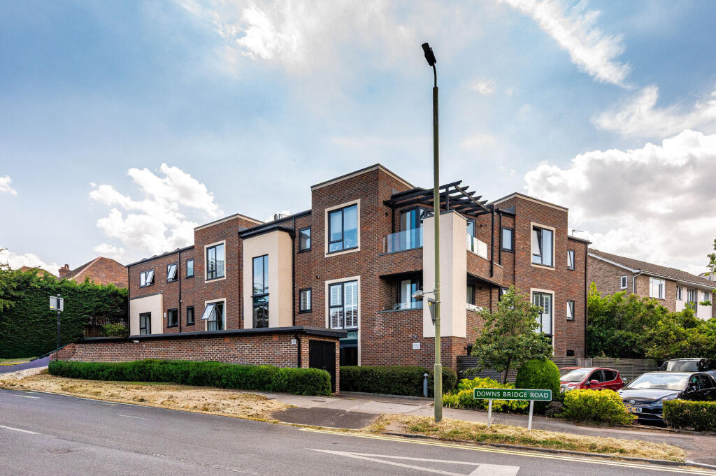 2 bed 1st Floor Flat for rent in Beckenham. From Foxtons - Bromley