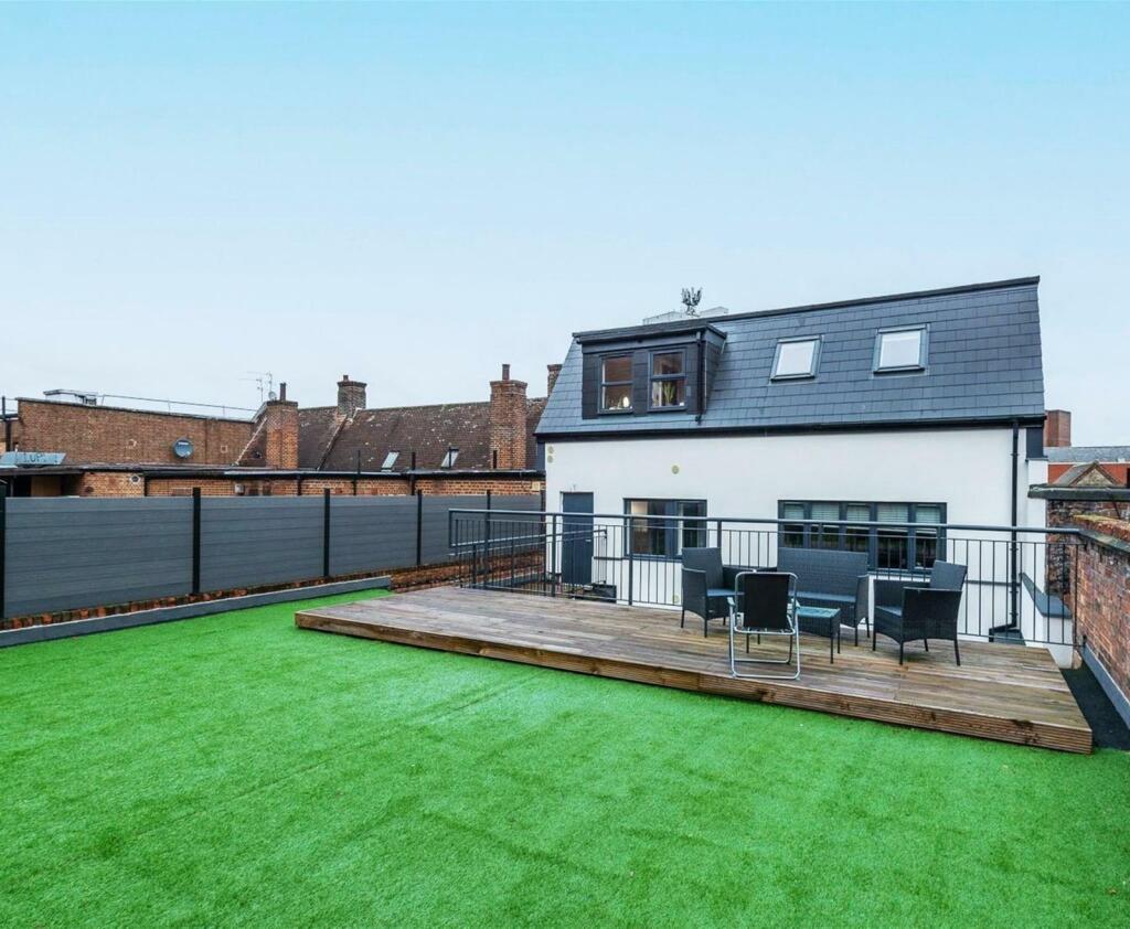 2 bed 1st Floor Flat for rent in Beckenham. From Foxtons - Bromley