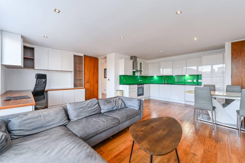 2 bed 1st Floor Flat for rent in London. From Foxtons - Camden
