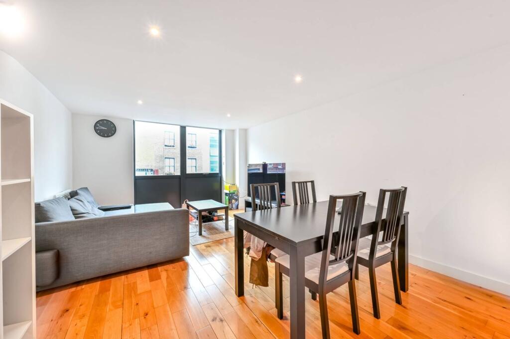 1 bed 1st Floor Flat for rent in London. From Foxtons - Camden