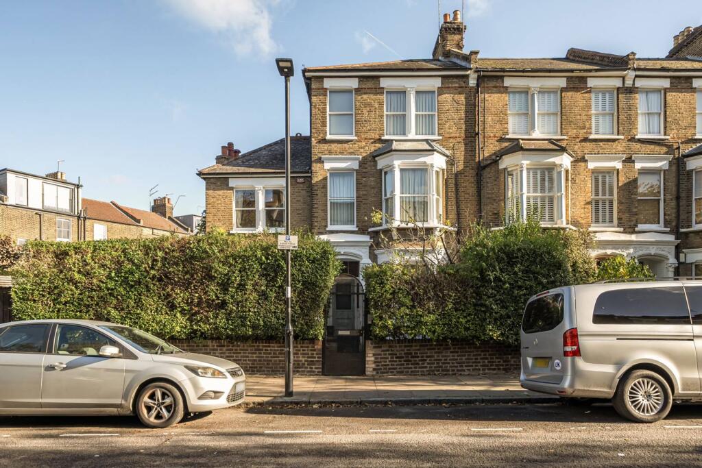 5 bed Mid Terraced House for rent in London. From Foxtons - Camden