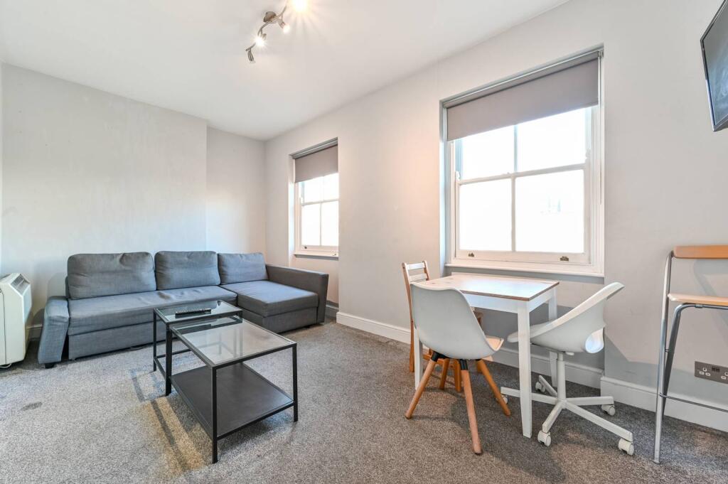 2 bed 1st Floor Flat for rent in London. From Foxtons - Camden