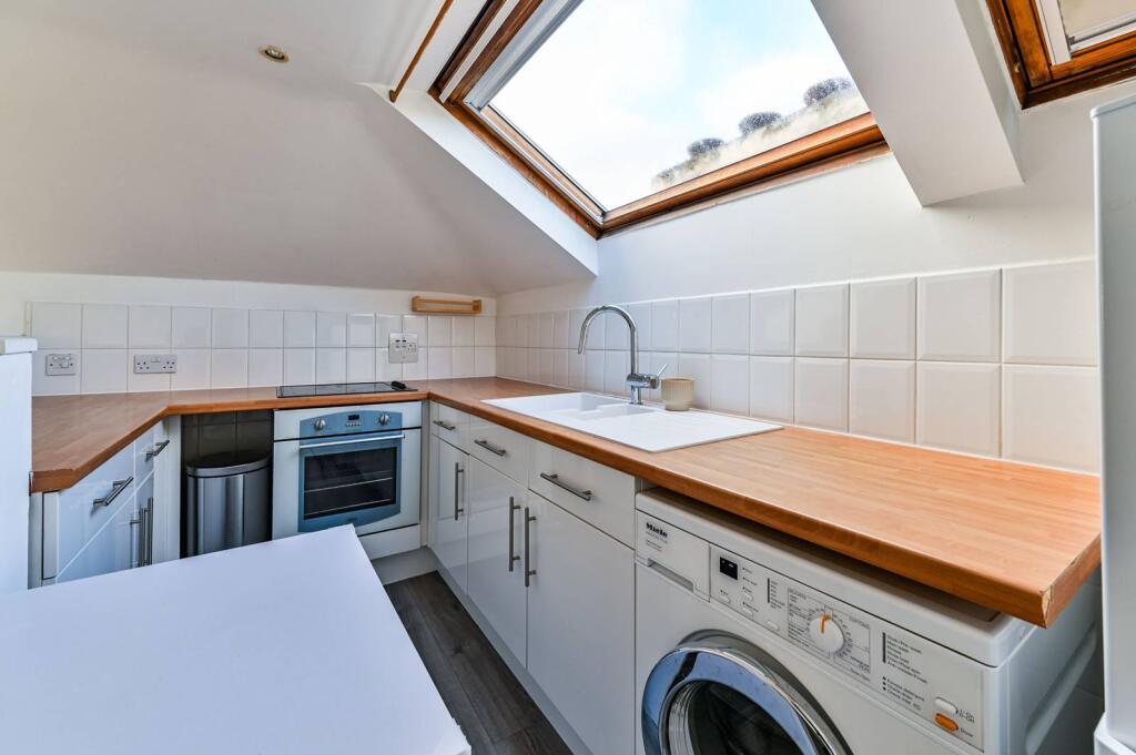 1 bed 1st Floor Flat for rent in London. From Foxtons - Camden