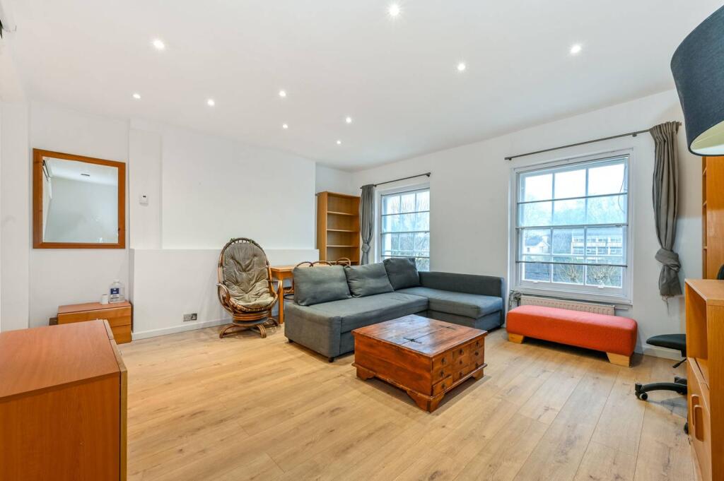 2 bed 1st Floor Flat for rent in London. From Foxtons - Camden