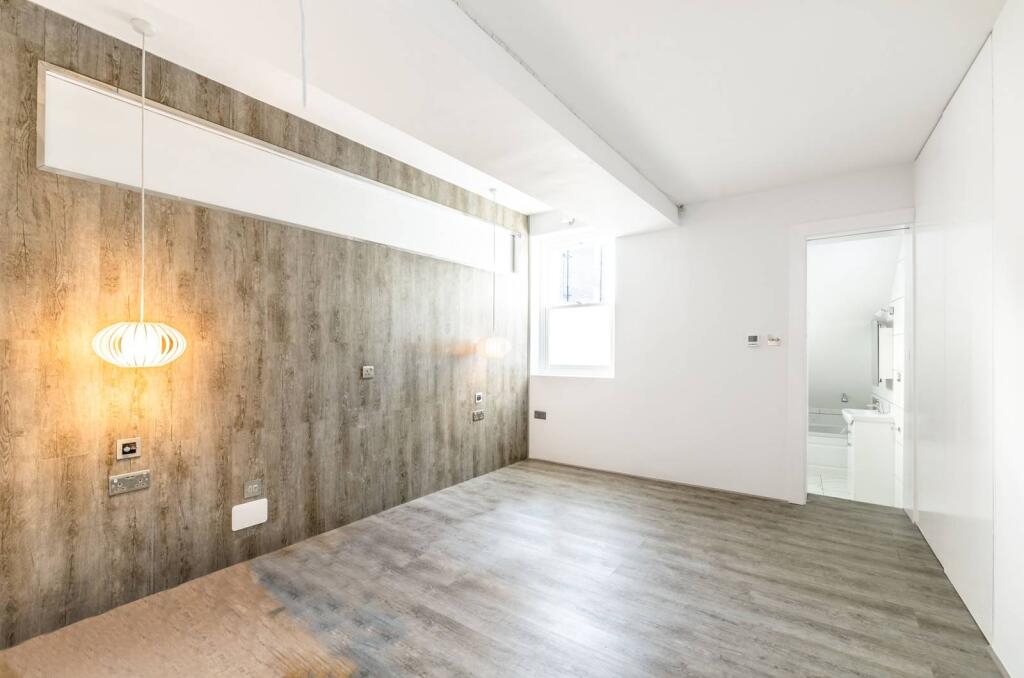 2 bed 1st Floor Flat for rent in London. From Foxtons - Camden