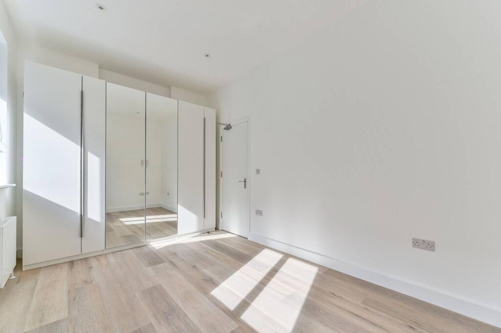 3 bed Annexe for rent in London. From Foxtons - Camden