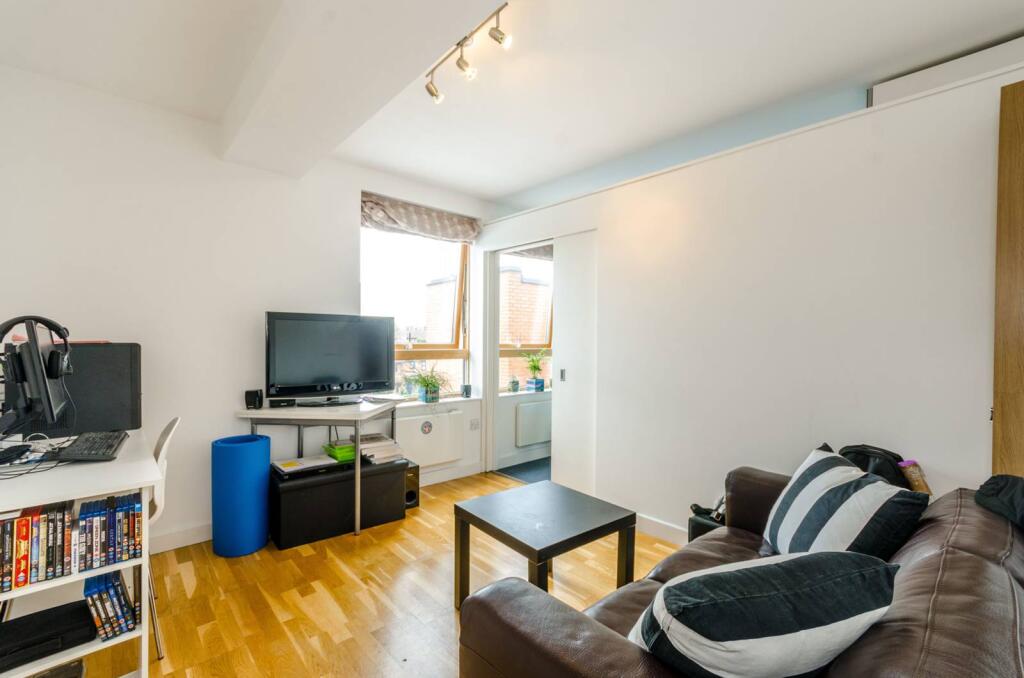1 bed 1st Floor Flat for rent in London. From Foxtons - Camden