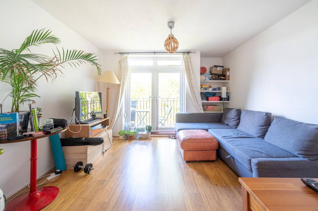 2 bed 1st Floor Flat for rent in London. From Foxtons - Camden