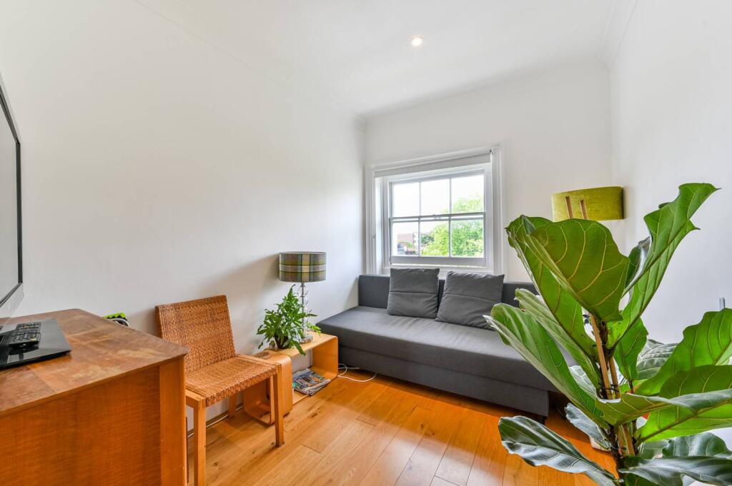 2 bed 1st Floor Flat for rent in London. From Foxtons - Camden