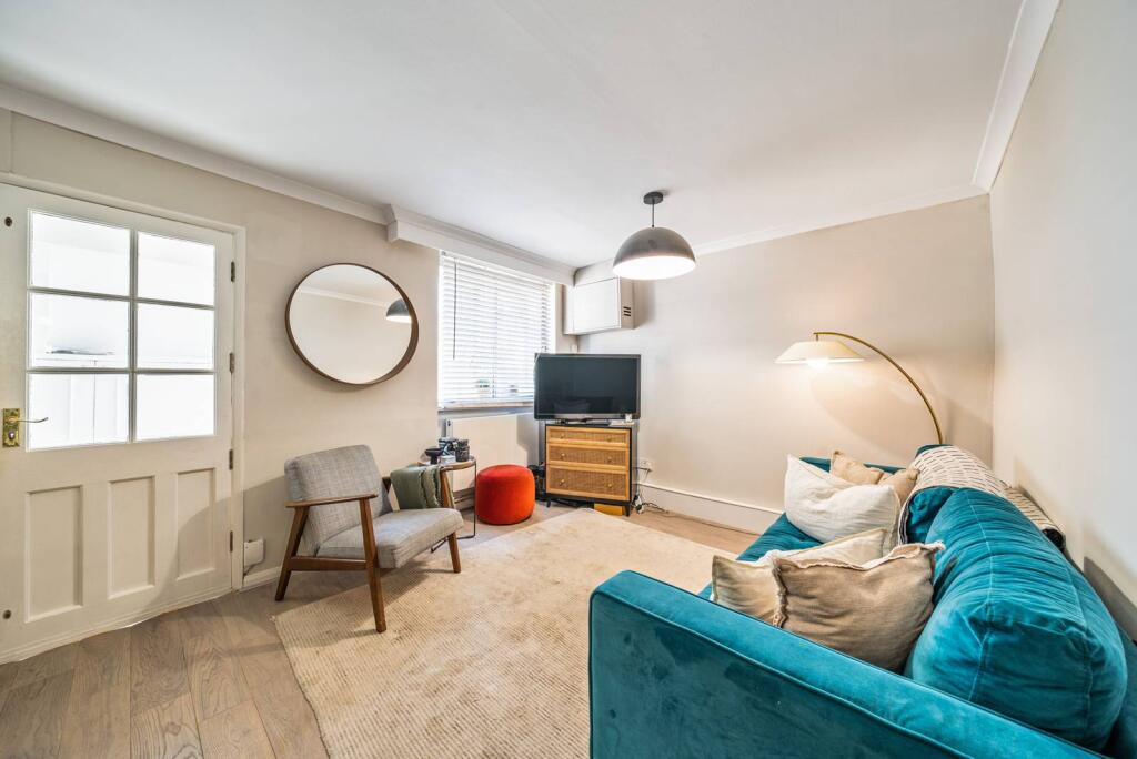 1 bed 1st Floor Flat for rent in London. From Foxtons - Camden