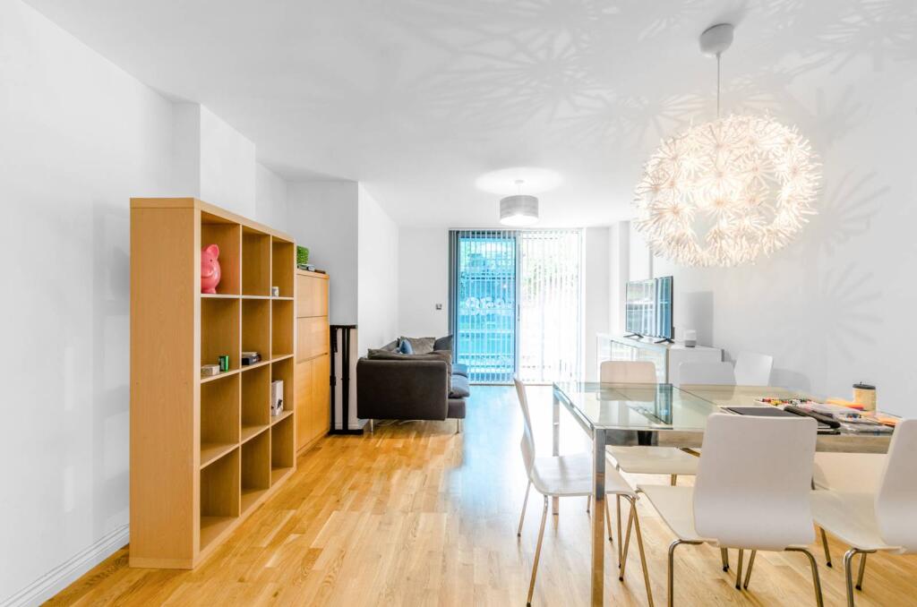 2 bed 1st Floor Flat for rent in London. From Foxtons - Camden