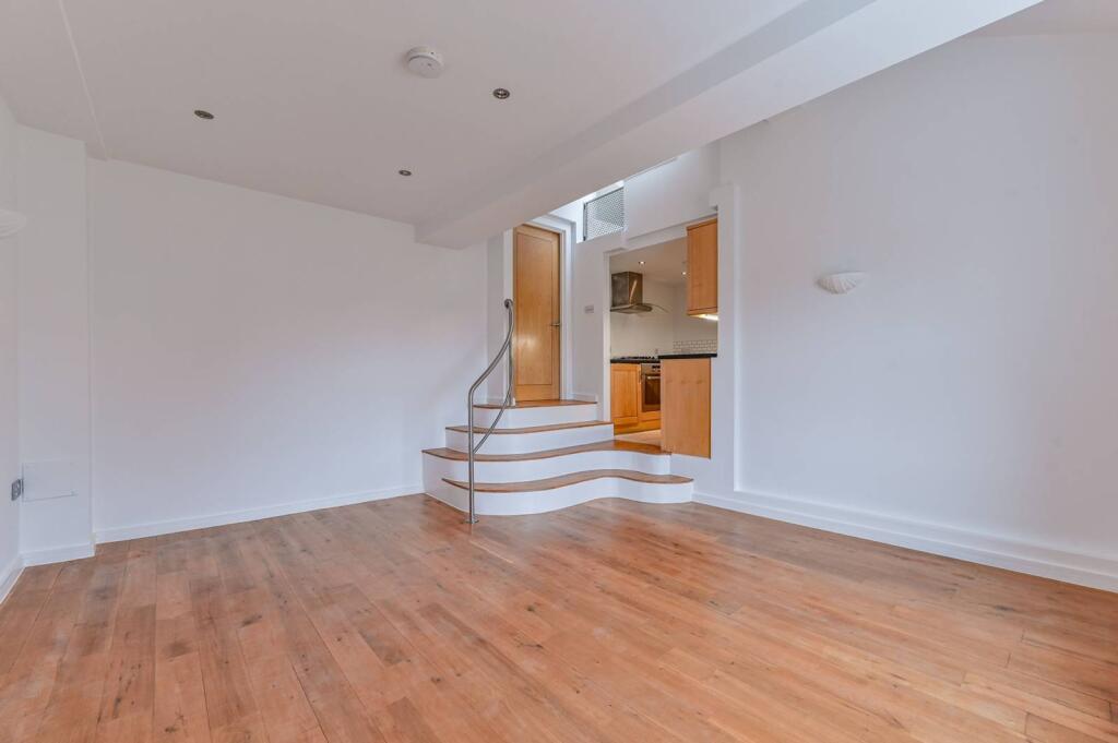 1 bed 1st Floor Flat for rent in London. From Foxtons - Camden