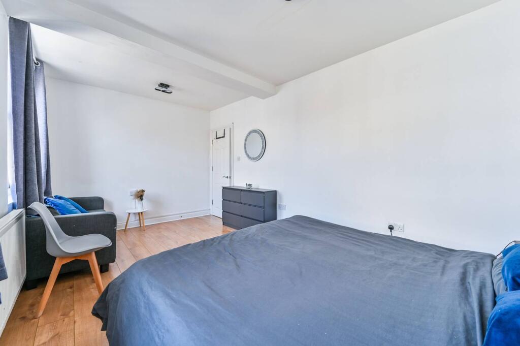 2 bed 1st Floor Flat for rent in London. From Foxtons - Camden