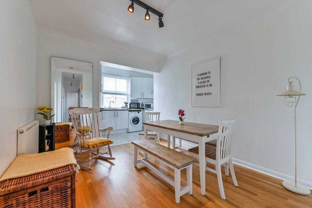 2 bed 1st Floor Flat for rent in Camden Town. From Foxtons - Camden