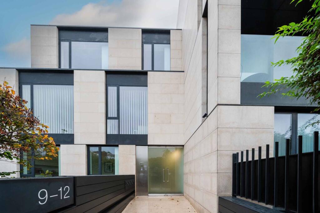 2 bed 1st Floor Flat for rent in Camden Town. From Foxtons - Camden