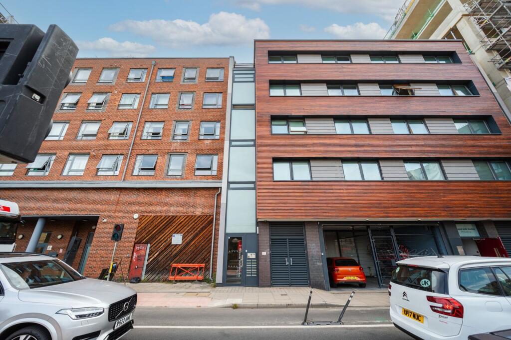 1 bed 1st Floor Flat for rent in Camden Town. From Foxtons - Camden