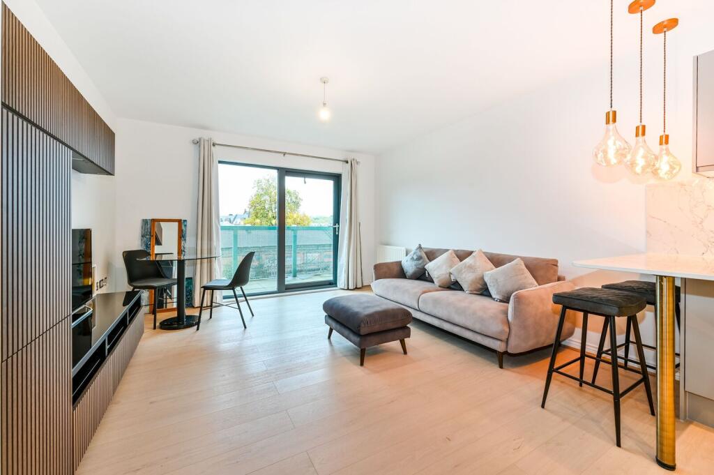 1 bed 1st Floor Flat for rent in Camden Town. From Foxtons - Camden