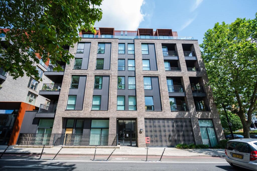2 bed 1st Floor Flat for rent in Camden Town. From Foxtons - Camden