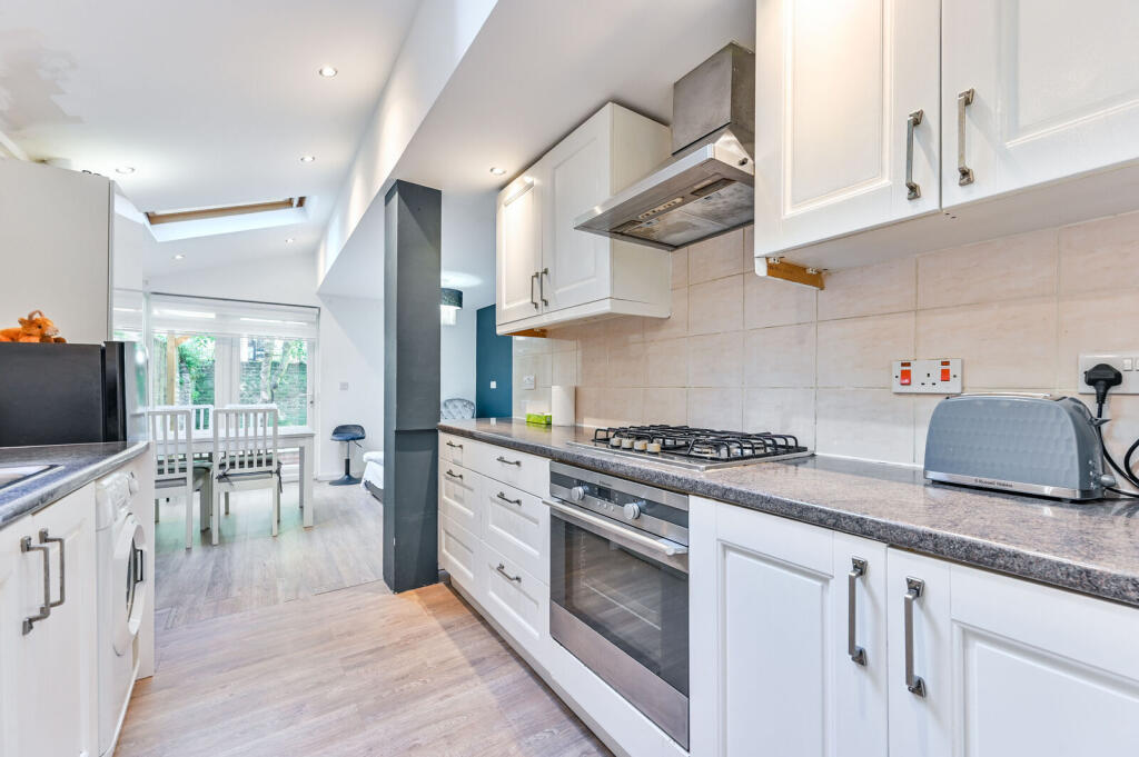 1 bed 1st Floor Flat for rent in London. From Foxtons - Camden