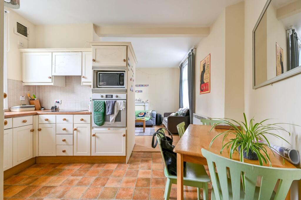 2 bed 1st Floor Flat for rent in London. From Foxtons - Camden