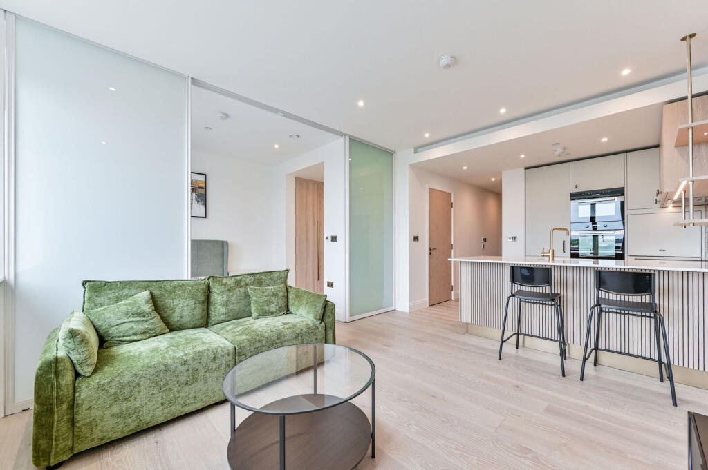 1 bed 1st Floor Flat for rent in . From Foxtons - Camden