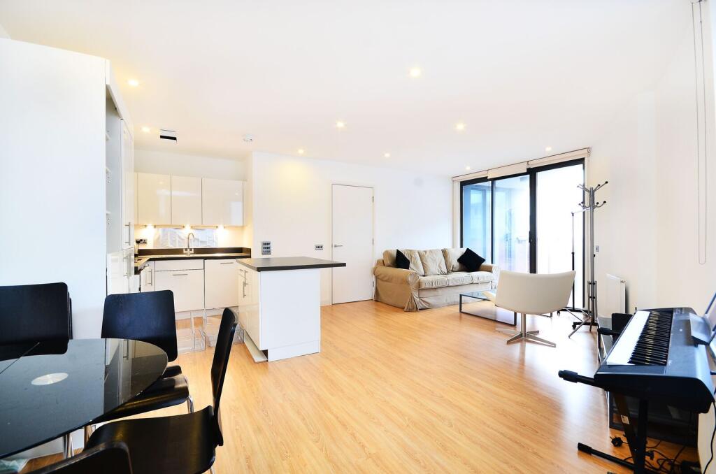 2 bed 1st Floor Flat for rent in London. From Foxtons - Camden