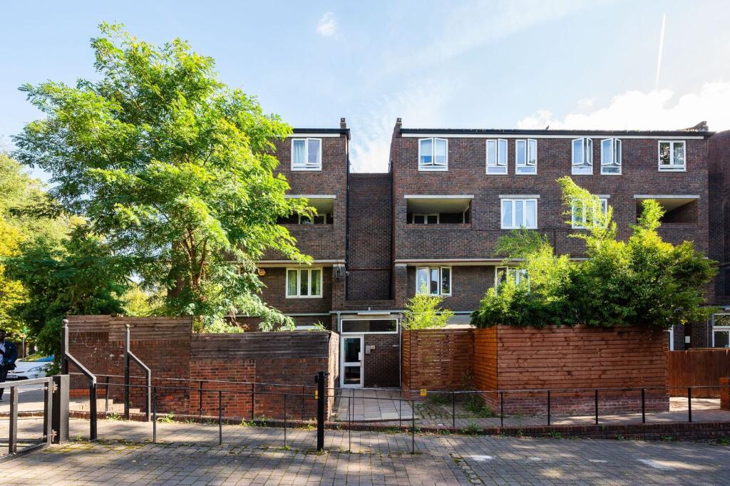 2 bed 1st Floor Flat for rent in London. From Foxtons - Camden