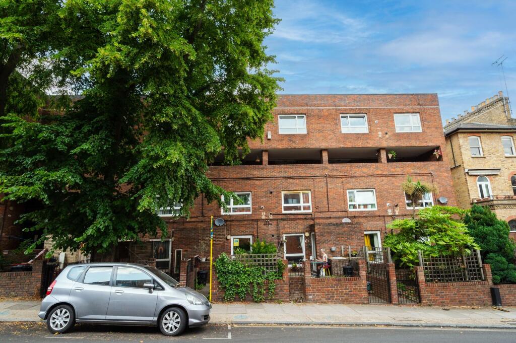 1 bed 1st Floor Flat for rent in Camden Town. From Foxtons - Camden