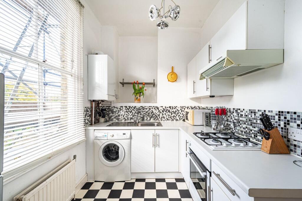 1 bed 1st Floor Flat for rent in Camden Town. From Foxtons - Camden 1 bed 1st Floor Flat for rent in Camden Town. From Foxtons - Camden