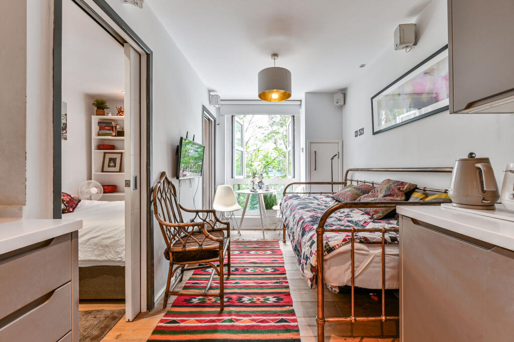 1 bed 1st Floor Flat for rent in Camden Town. From Foxtons - Camden