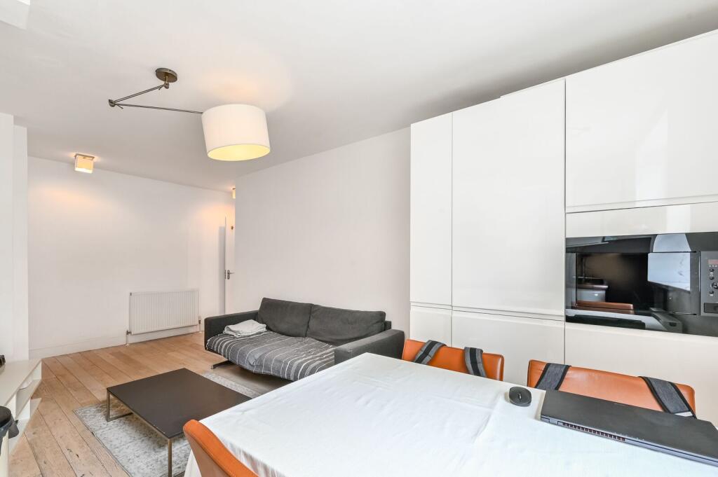 1 bed 1st Floor Flat for rent in Camden Town. From Foxtons - Camden