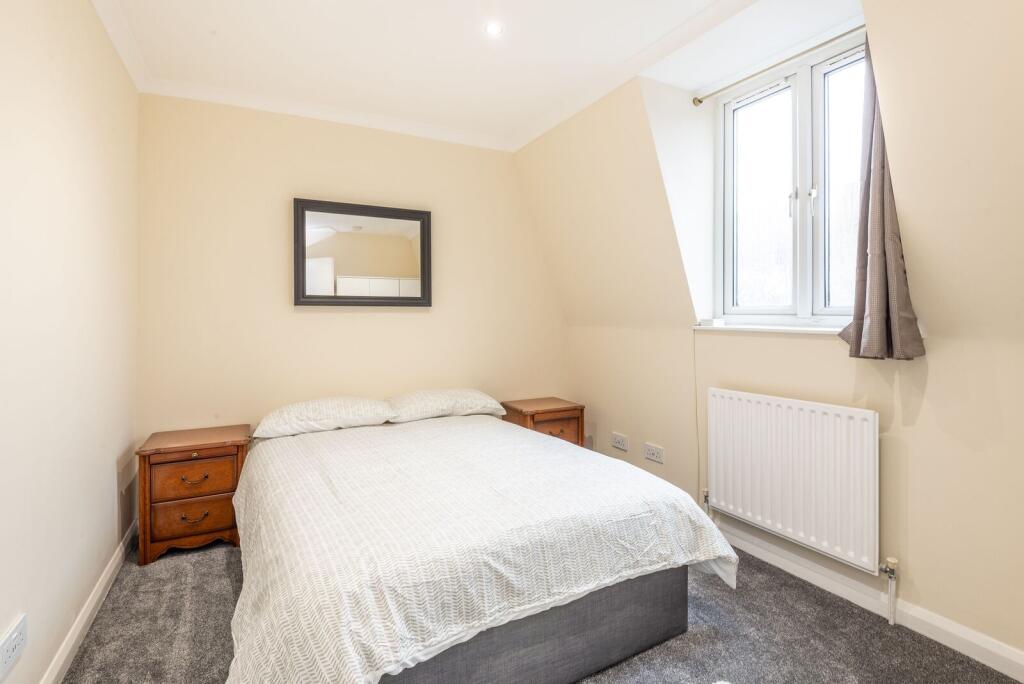 2 bed 1st Floor Flat for rent in Camden Town. From Foxtons - Camden