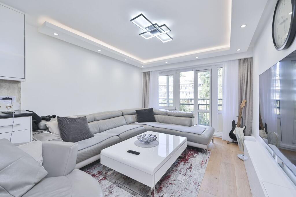 2 bed 1st Floor Flat for rent in Camden Town. From Foxtons - Camden